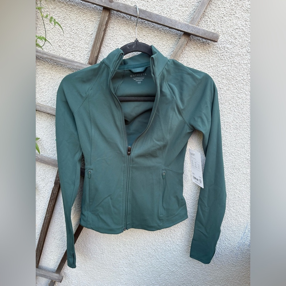Athleta SALUTATION JACKET 2.0 in Elm New with Tags!